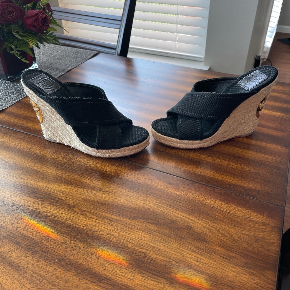 Tory Burch espadrille wedge with gold logo